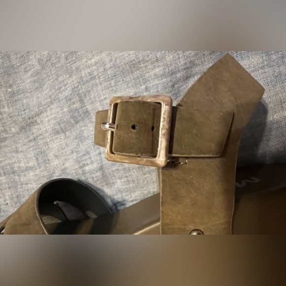 Mia “Evana” Wedge Sandals Olive Green EUC Only Worn Once Size 8 - Picture 3 of 10